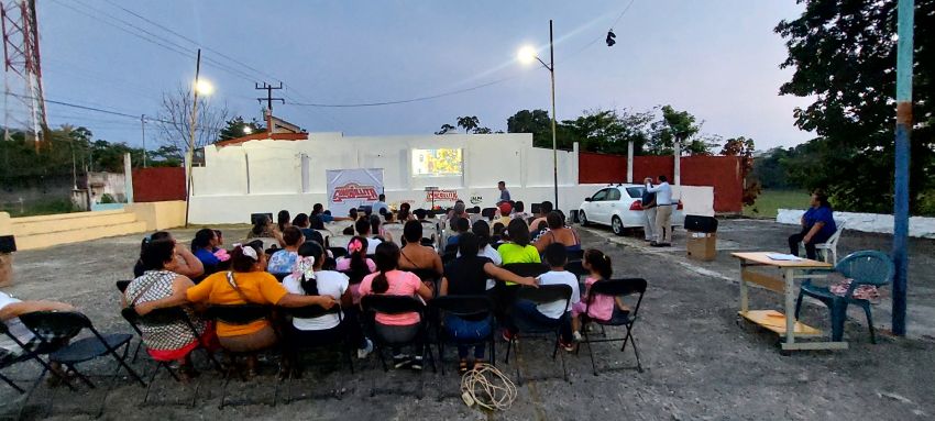 Actividad Cultural Comunitaria: Cine sillita en El Río