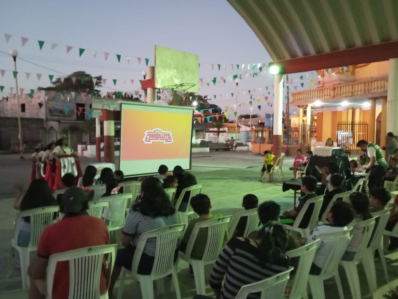 Actividad Cultural Comunitaria: Cine sillita en Tucta