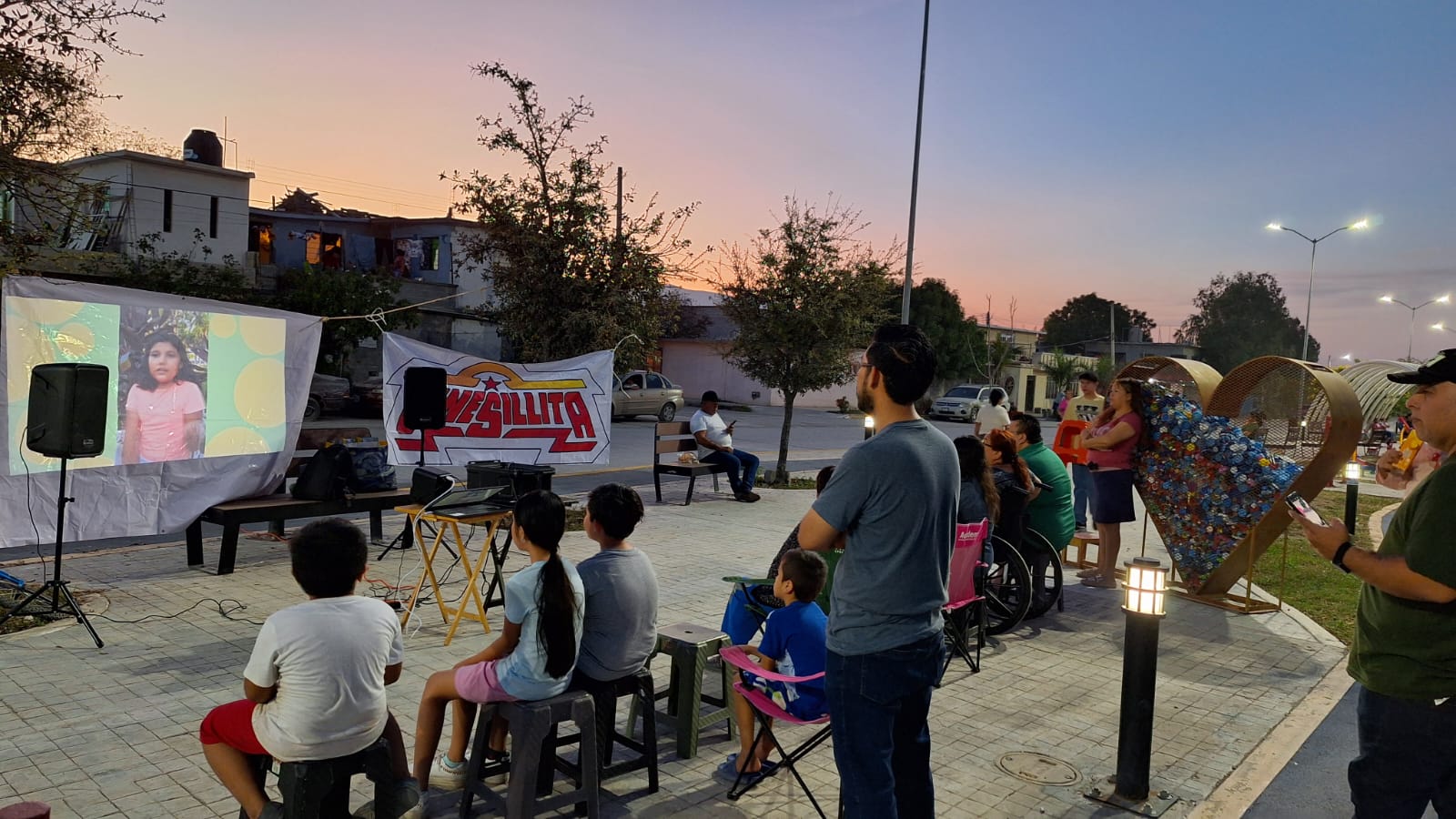 Actividad Cultural Comunitaria: Cine sillita en Parque Lineal