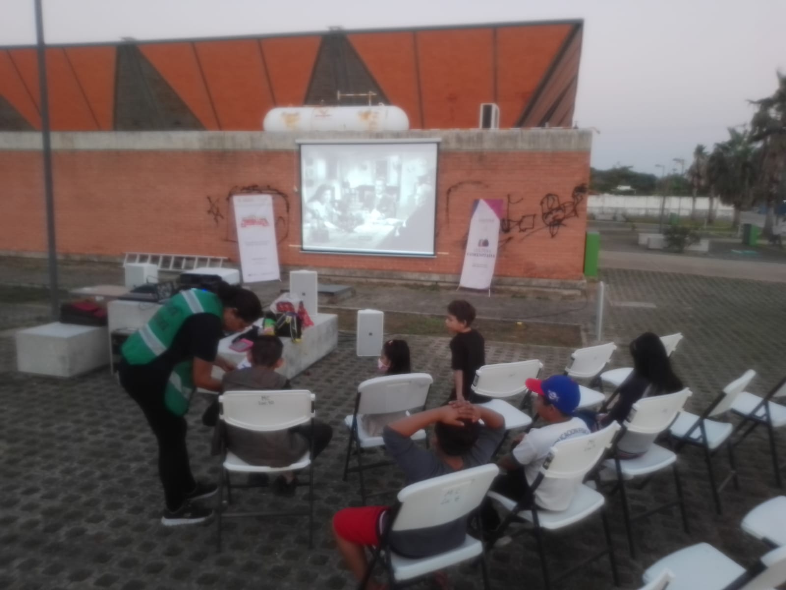 Actividad:Cine sillita en colonia Cuauhtémoc