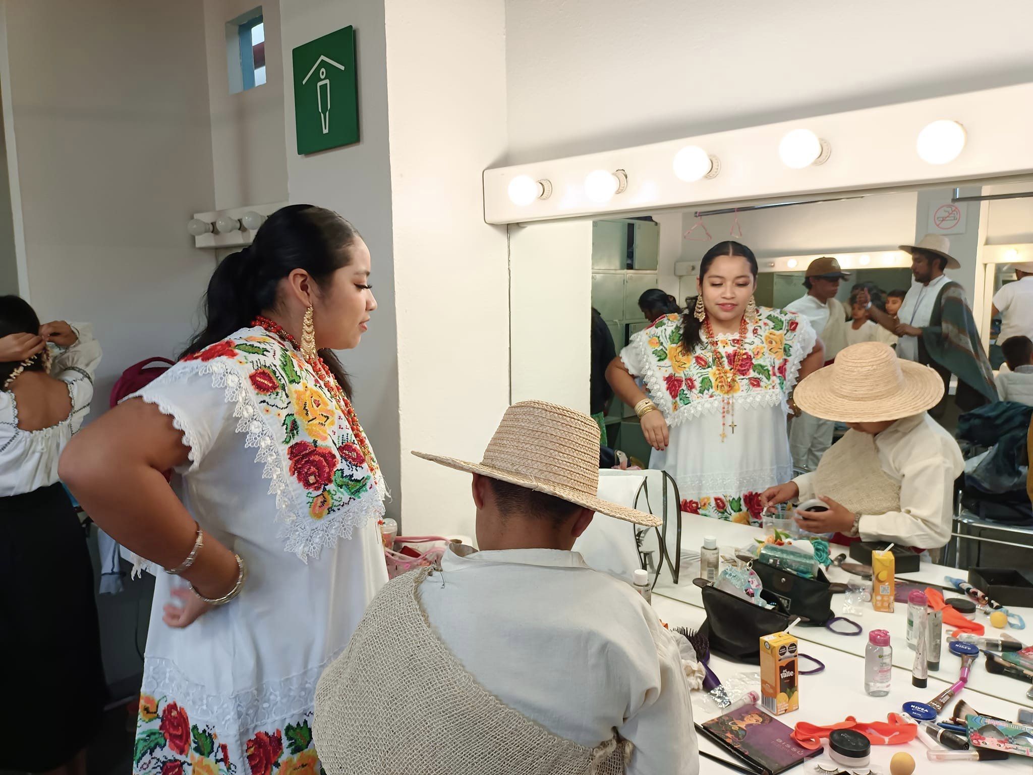 Entrada: Florecer en el Semillero Creativo de Teatro y Lengua maya en Kanasín, Yucatán